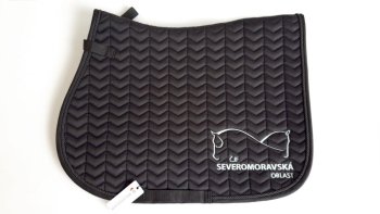 Dečka pod sedlo Classic s výšivkou SMO